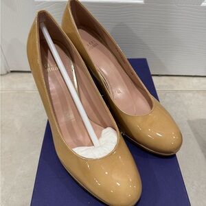 Stuart Weitzman “Blog” Beige Patent Leather Heels